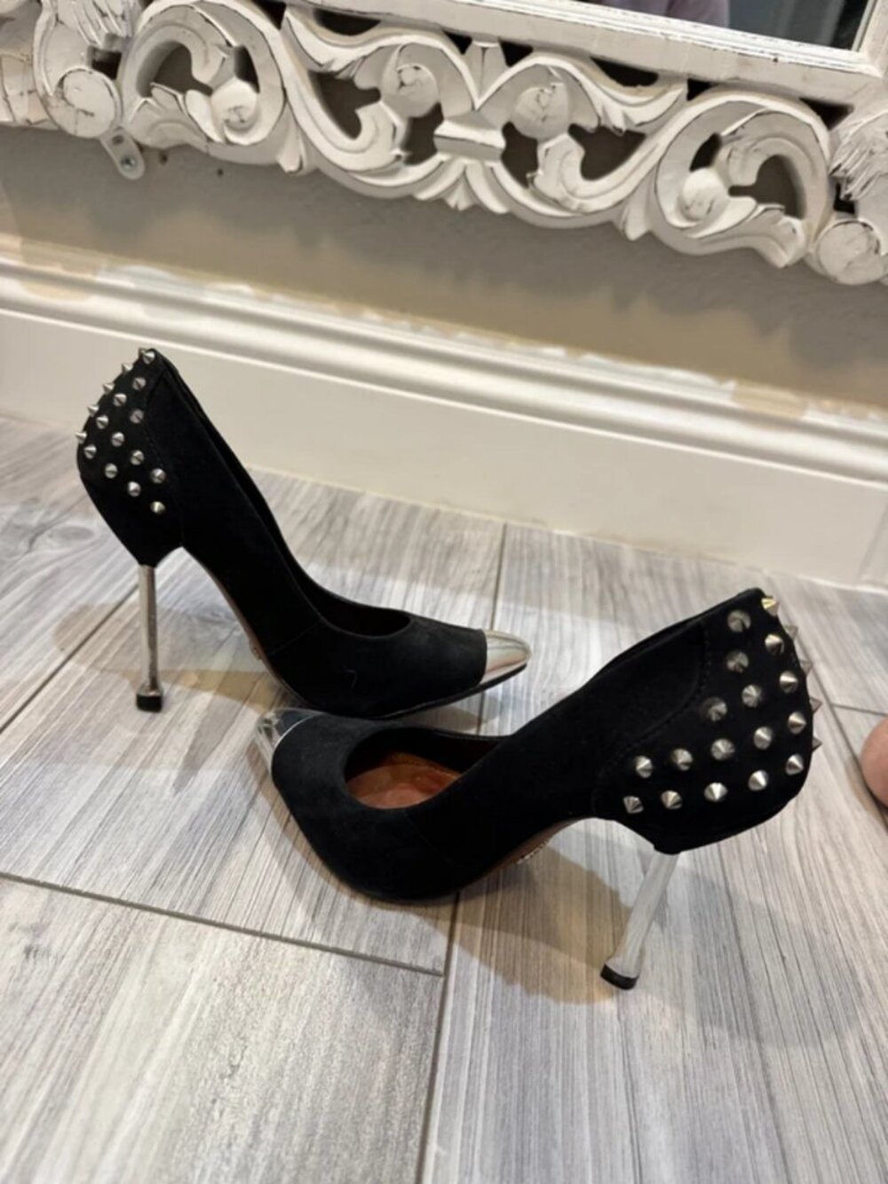 Heels - Picture 3 of 5